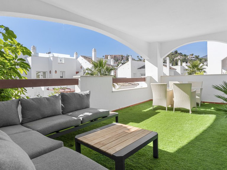 Apartment for Sale in Nueva Andalucía, Malaga 19