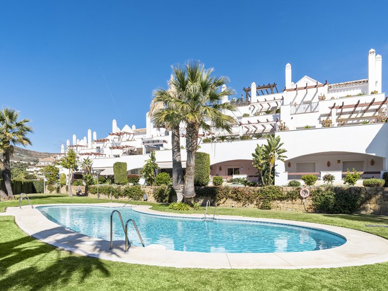 Apartment for Sale in Nueva Andalucía, Malaga 21