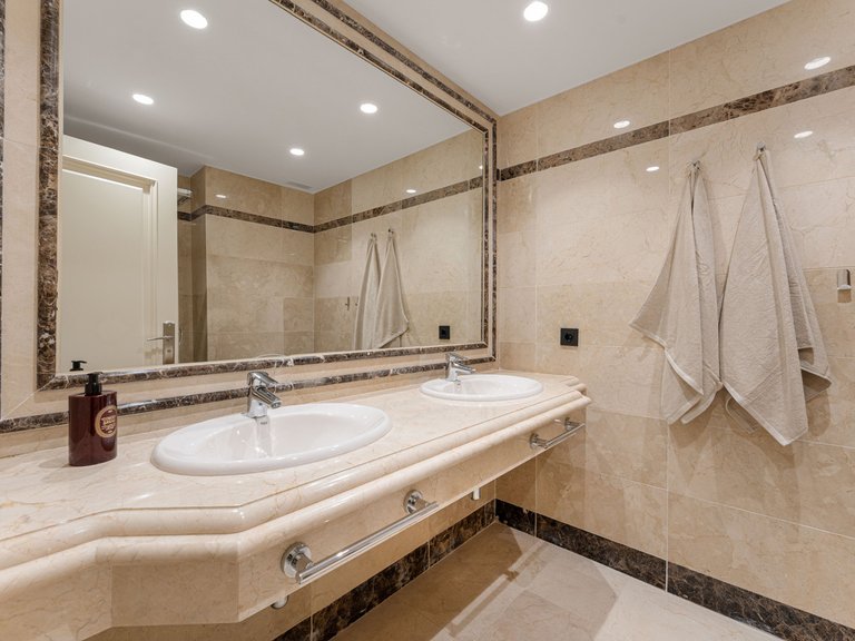 Apartment for Sale in Sierra Blanca, Malaga 21