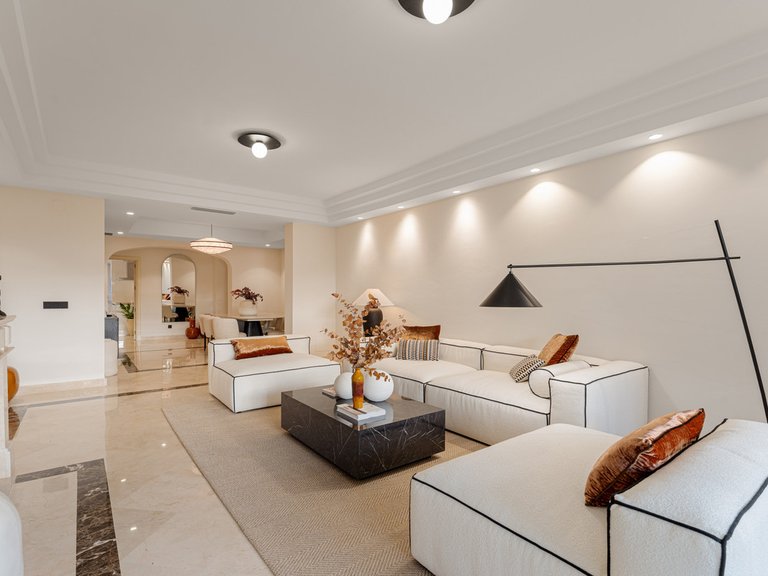 Apartment for Sale in Sierra Blanca, Malaga 4