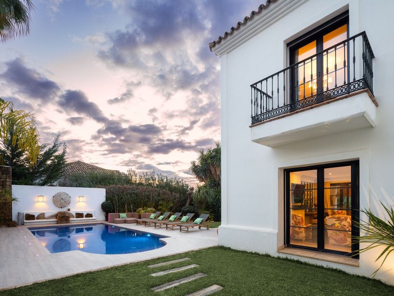Villa for Sale in La Quinta, Malaga 19