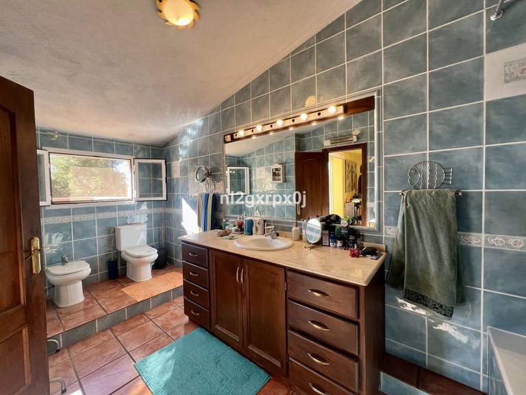 Villa for Sale in Marbella, Malaga 41