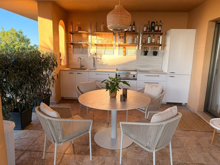 Apartment for Sale in El Paraiso, Malaga 2