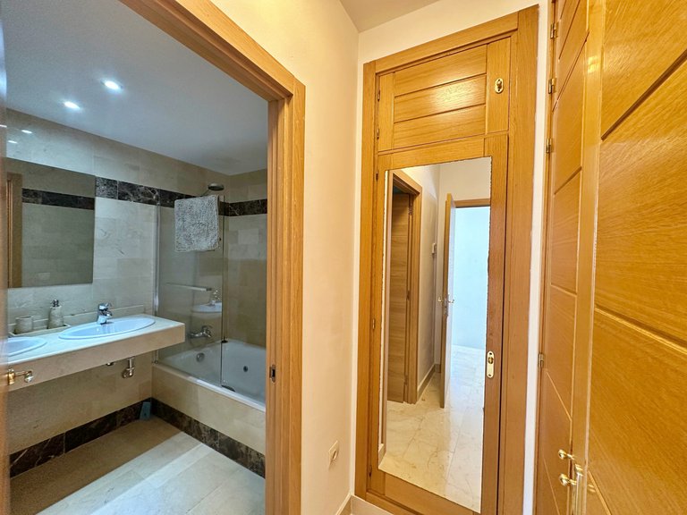 Villa for Sale in Benahavís, Malaga 14