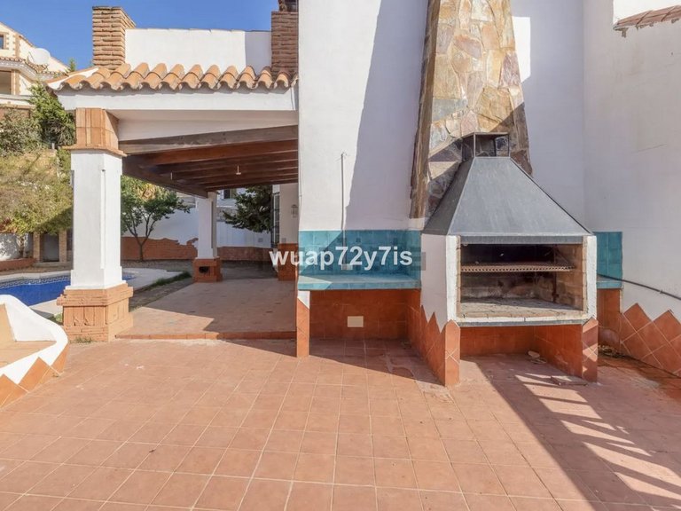 Villa for Sale in Benalmadena, Malaga 3