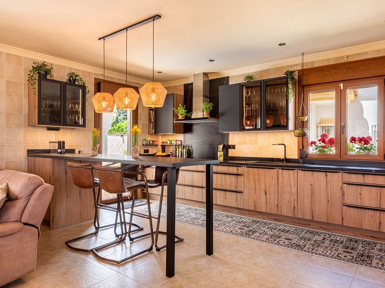 Villa for Sale in Sierrezuela, Malaga 11