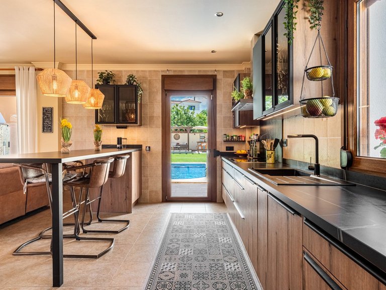 Villa for Sale in Sierrezuela, Malaga 13