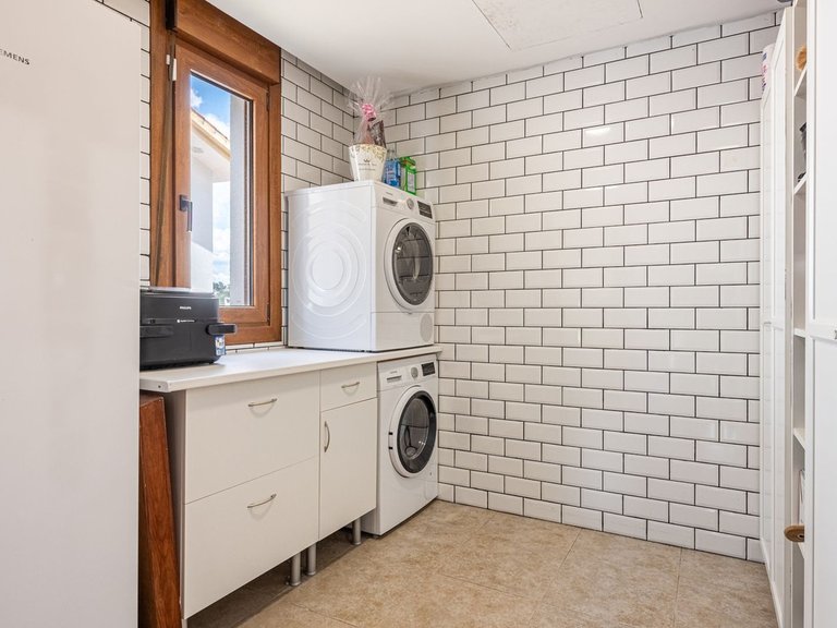 Villa for Sale in Sierrezuela, Malaga 15