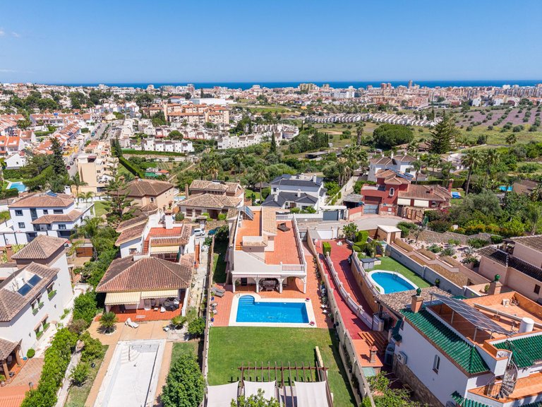 Villa for Sale in Sierrezuela, Malaga 2