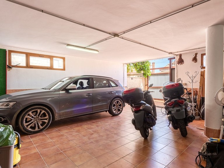 Villa for Sale in Sierrezuela, Malaga 20