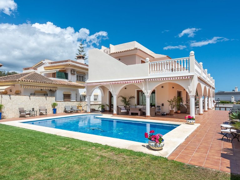 Villa for Sale in Sierrezuela, Malaga 22