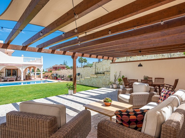 Villa for Sale in Sierrezuela, Malaga 24