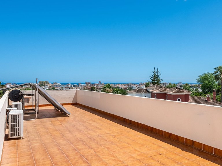 Villa for Sale in Sierrezuela, Malaga 25