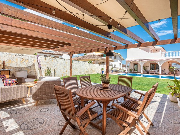 Villa for Sale in Sierrezuela, Malaga 26