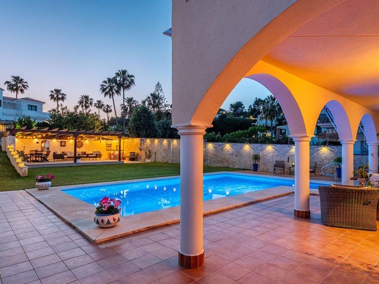 Villa for Sale in Sierrezuela, Malaga 34