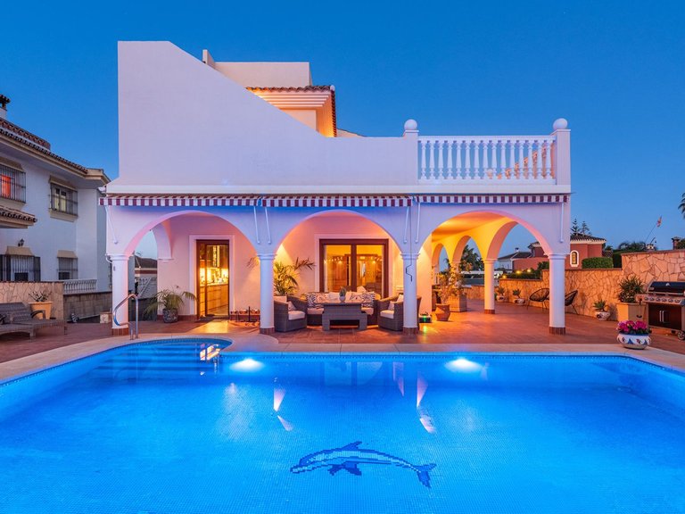 Villa for Sale in Sierrezuela, Malaga 38