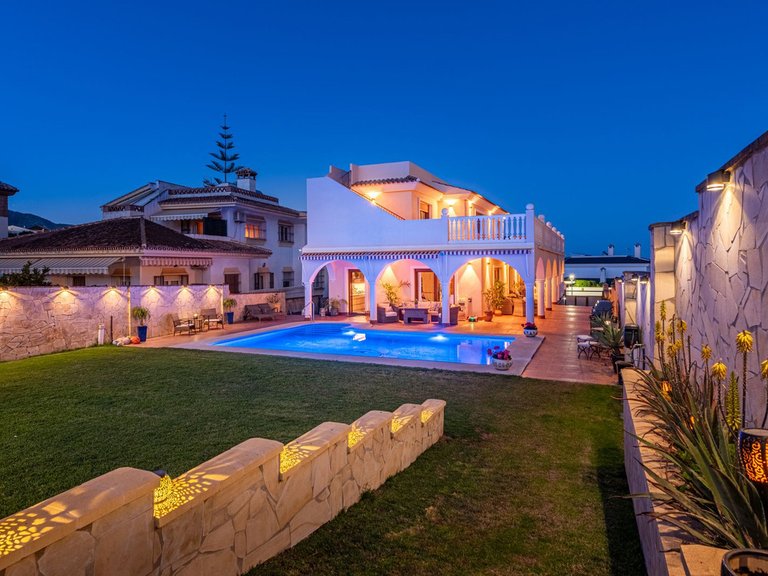 Villa for Sale in Sierrezuela, Malaga 43