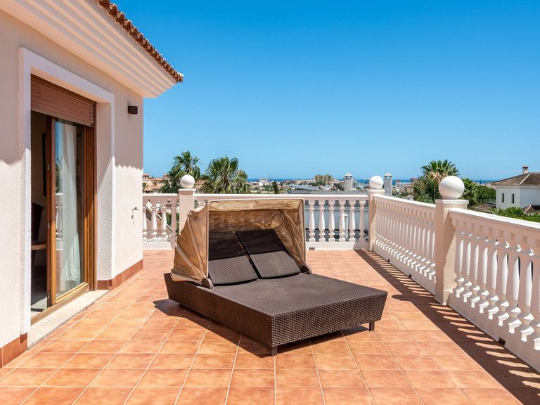 Villa for Sale in Sierrezuela, Malaga 45