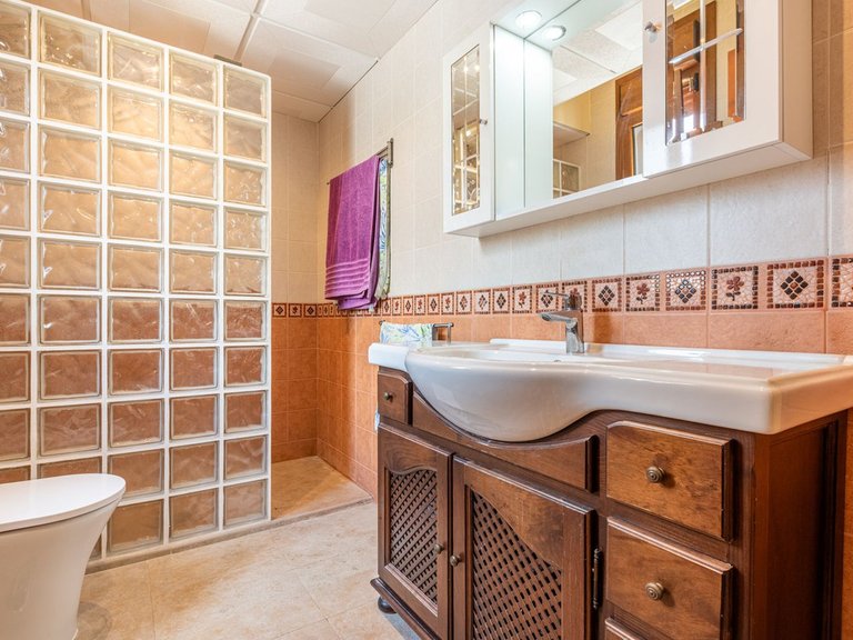 Villa for Sale in Sierrezuela, Malaga 49