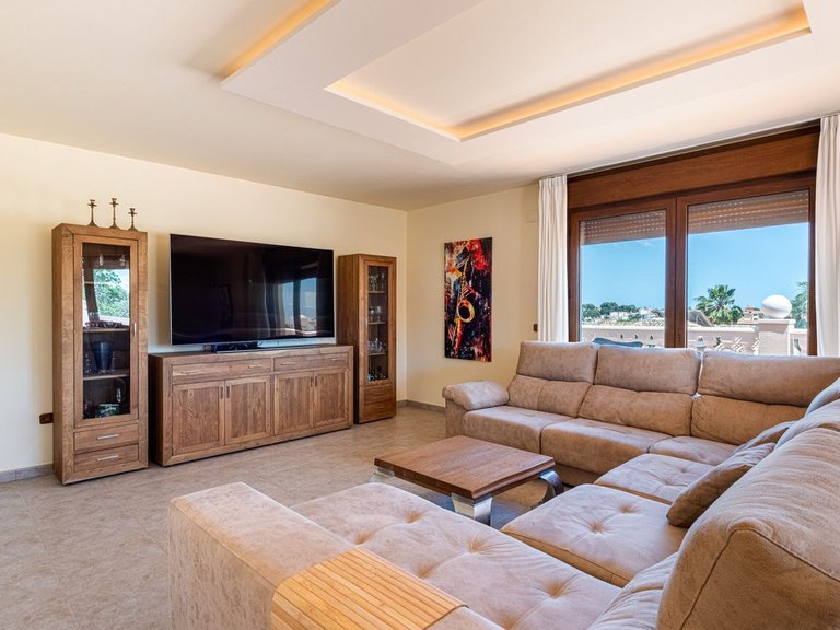 Villa for Sale in Sierrezuela, Malaga 6