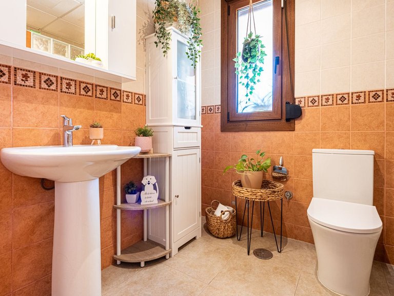 Villa for Sale in Sierrezuela, Malaga 7