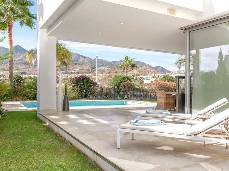Villa for Sale in Río Real, Malaga 3