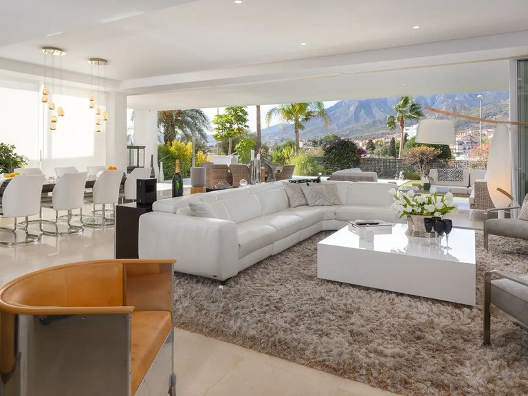 Villa for Sale in Río Real, Malaga 7