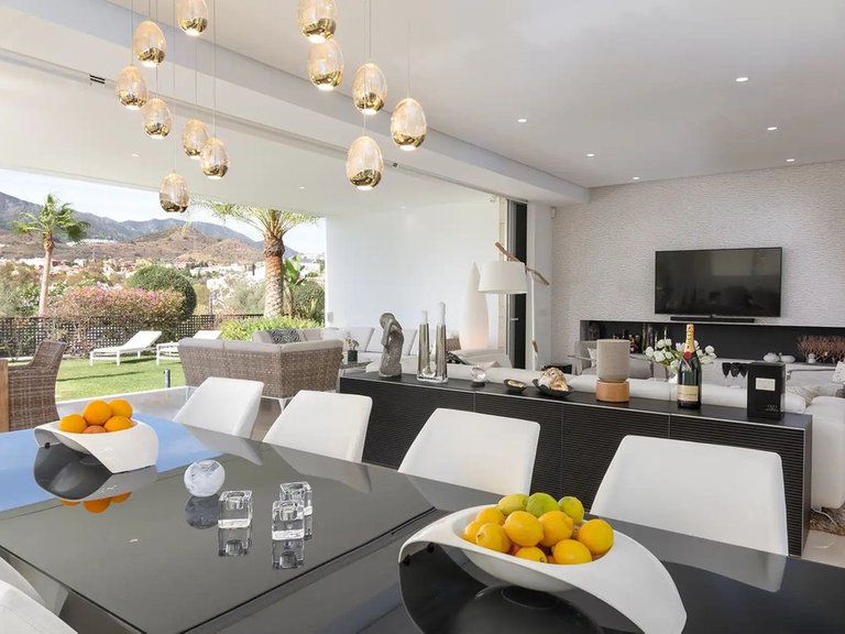 Villa for Sale in Río Real, Malaga 9