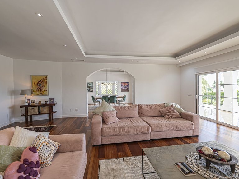 Villa for Sale in El Paraiso, Malaga 12