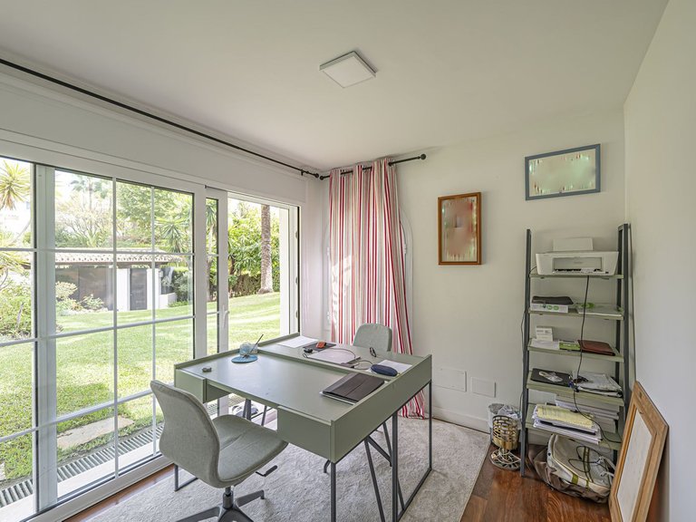 Villa for Sale in El Paraiso, Malaga 24