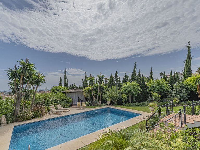 Villa for Sale in El Paraiso, Malaga 37