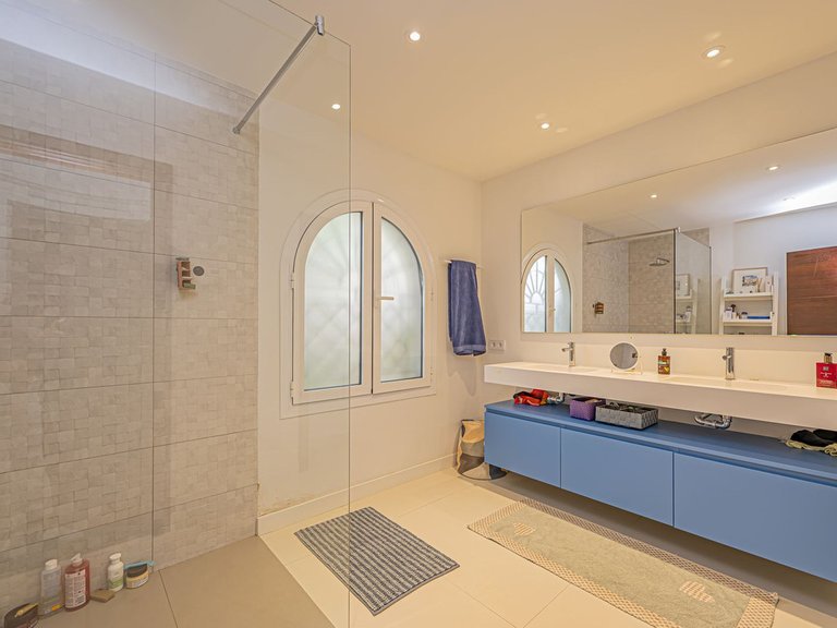 Villa for Sale in El Paraiso, Malaga 38
