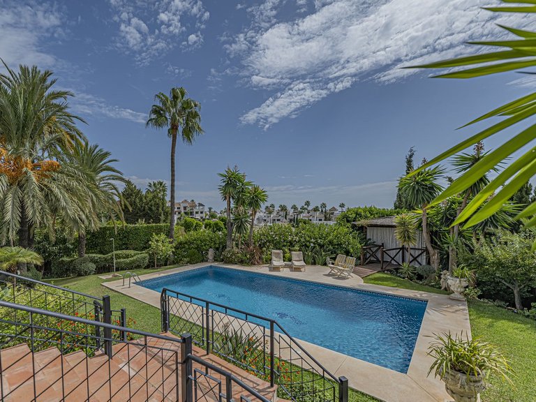 Villa for Sale in El Paraiso, Malaga 4
