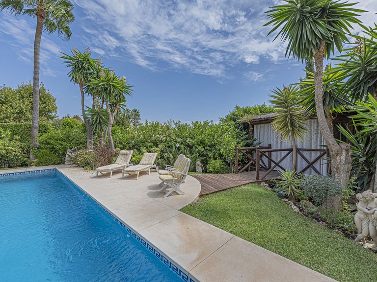 Villa for Sale in El Paraiso, Malaga 42
