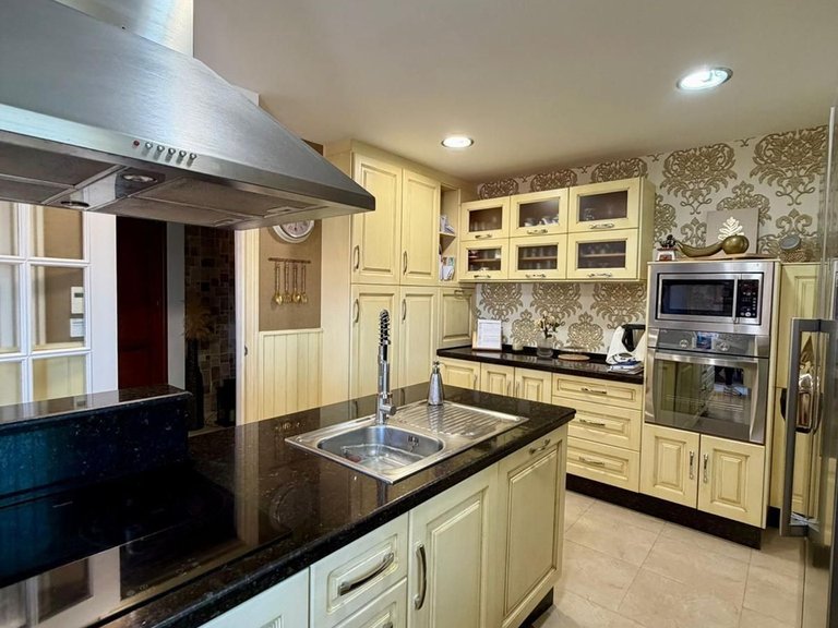 Penthouse for Sale in Estepona, Malaga 10