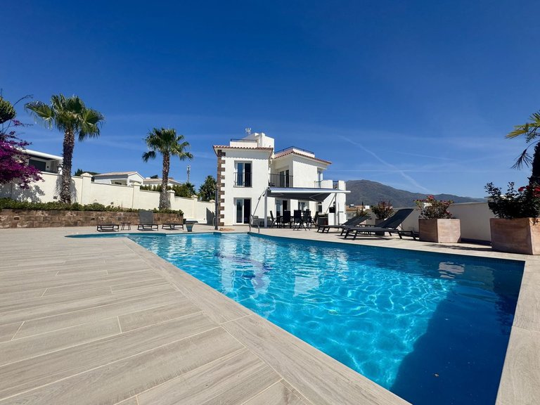 Villa for Sale in Estepona, Malaga 4