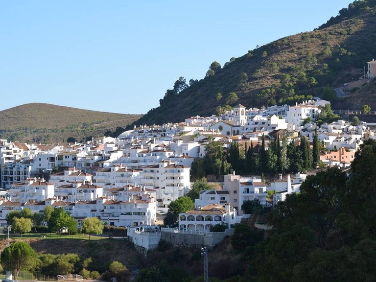 Apartment for Sale in Benahavís, Malaga 44