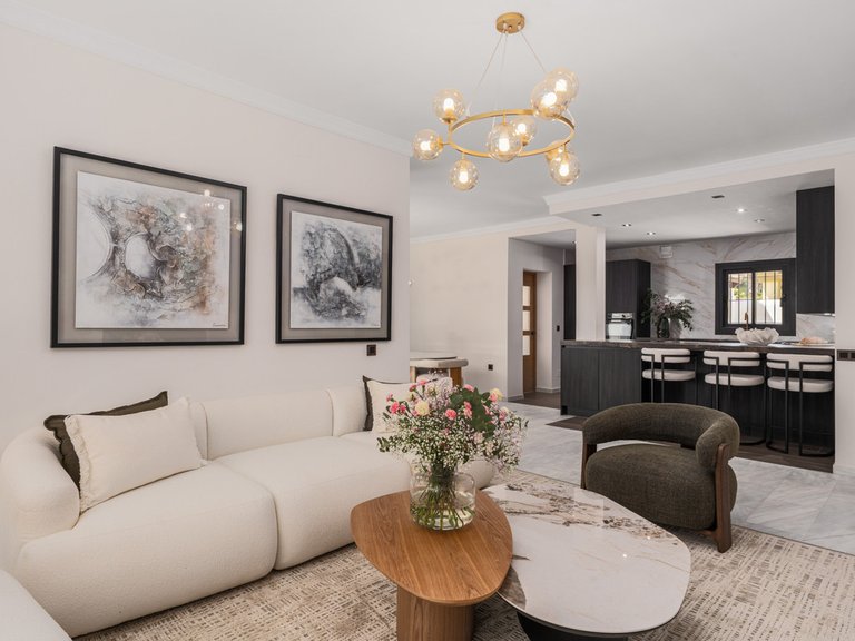 Villa for Sale in Nueva Andalucía, Malaga 12