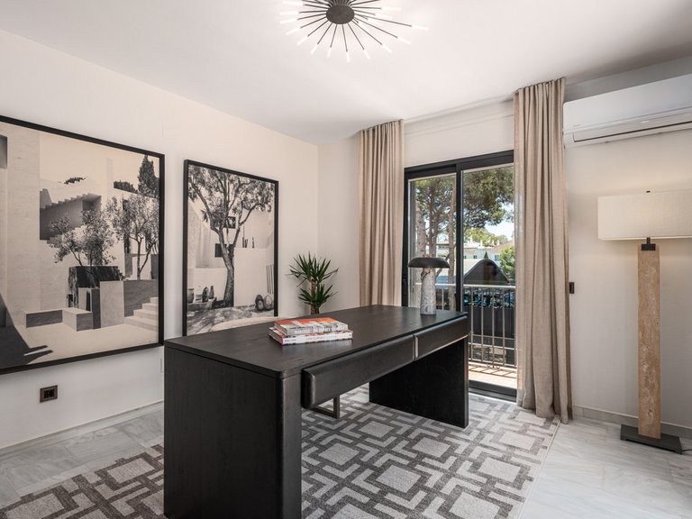 Villa for Sale in Nueva Andalucía, Malaga 16