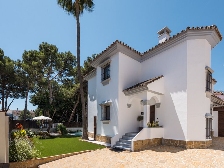 Villa for Sale in Nueva Andalucía, Malaga 27