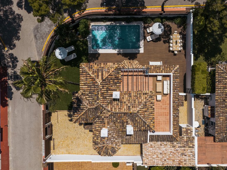 Villa for Sale in Nueva Andalucía, Malaga 28
