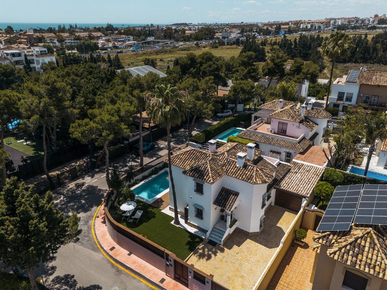 Villa for Sale in Nueva Andalucía, Malaga 29