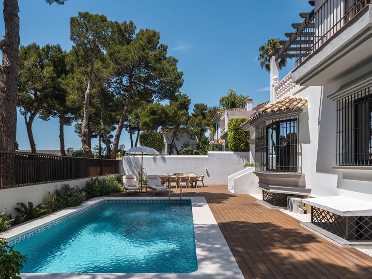 Villa for Sale in Nueva Andalucía, Malaga 9