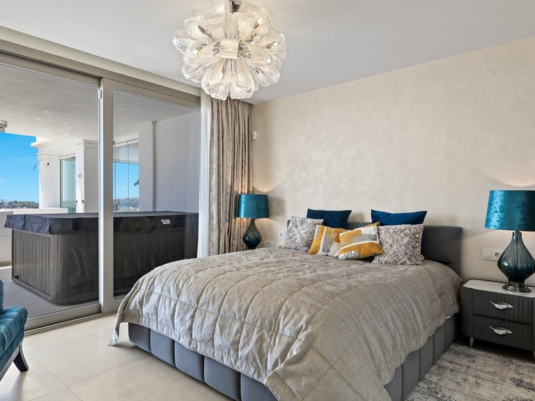 Apartment for Sale in Nueva Andalucía, Malaga 2