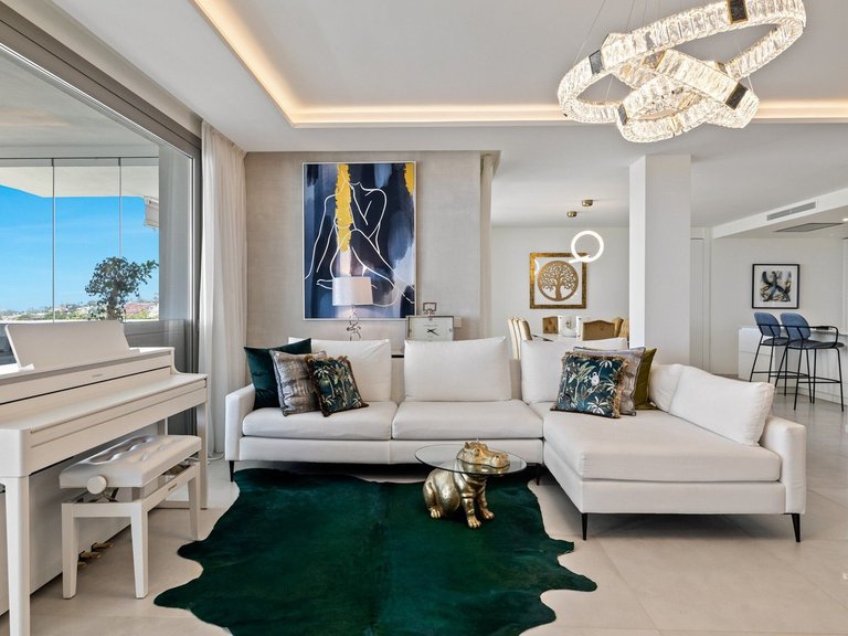 Apartment for Sale in Nueva Andalucía, Malaga 26
