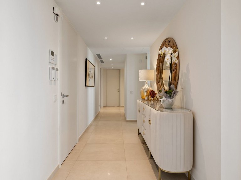 Apartment for Sale in Nueva Andalucía, Malaga 30