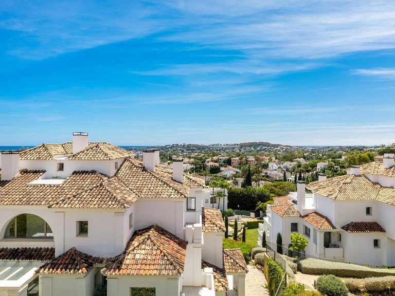 Apartment for Sale in Nueva Andalucía, Malaga 42