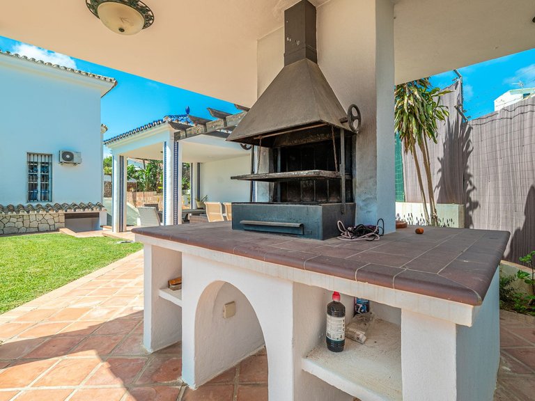 Villa for Sale in Benalmadena Costa, Malaga 3