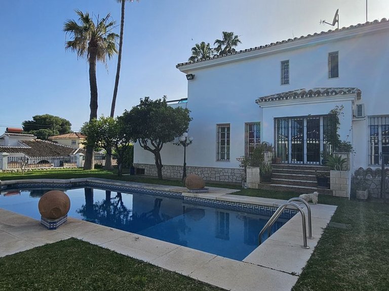 Villa for Sale in Benalmadena Costa, Malaga 5