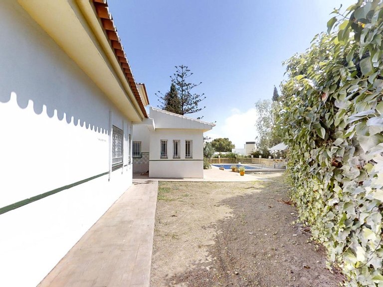 Villa for Sale in Alhaurín De La Torre, Malaga 10
